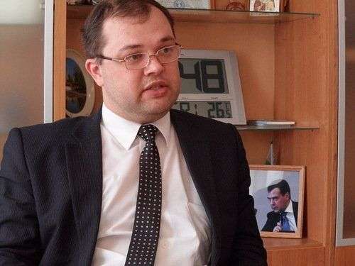 Ильи Потапов, несмотря на то, что с 1 мая 2013 года находится под арестом, не сложил полномочий главы Бердска