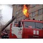 Видео. Из горящего дома в Бердске эвакуировали 74 человек, в том числе детей