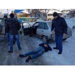 Видео. «Закладчика» химических наркотиков задержали в Бердске