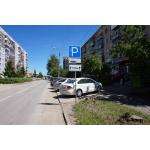 Дорожные коллизии в Бердске: знак есть, парковки – нет