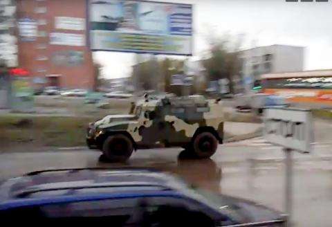 Военная техника проследовала через Бердск колонной Военная техника проследовала через Бердск колонной
