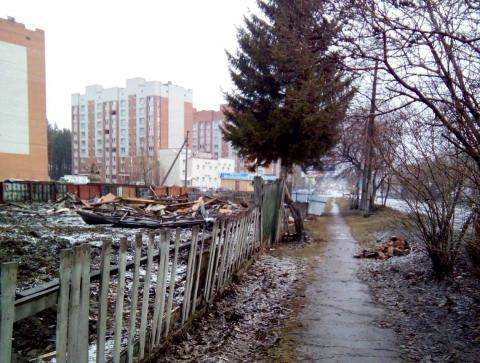 Три частных дома куплены и снесены под ноль у Молодежного в Бердске Три частных дома куплены и снесены под ноль у Молодежного в Бердске
