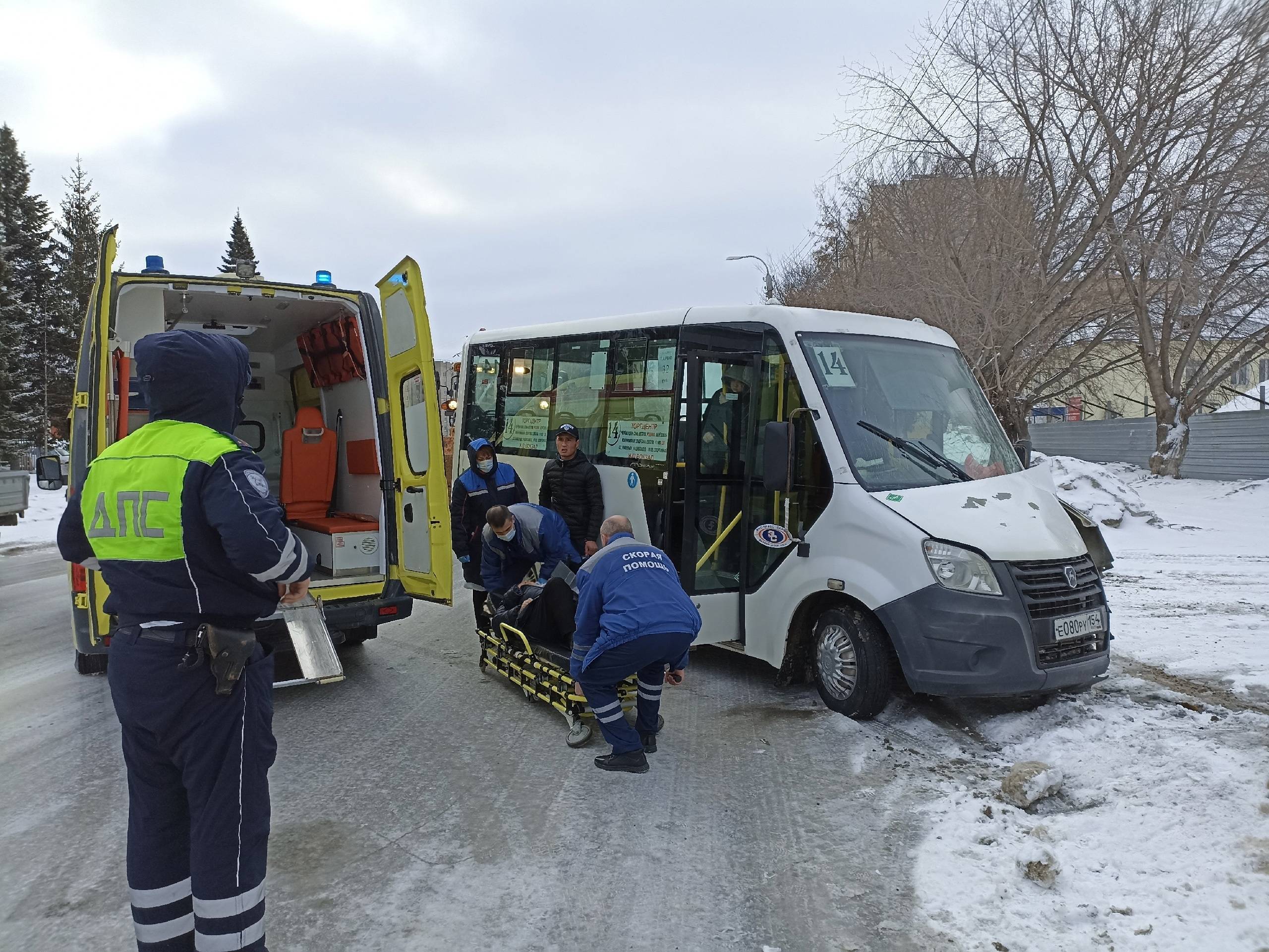 Два пассажира маршрутки пострадали в ДТП в Бердске