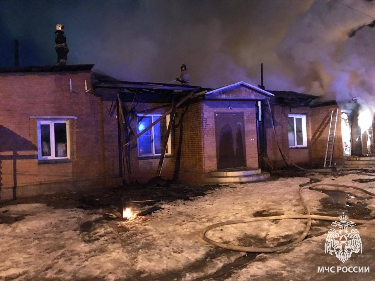 Оборудование пекарни и товар сгорели в магазине в Бердске