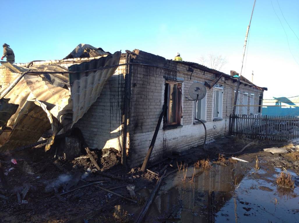 Двое пенсионеров погибли на пожаре в Ордынском районе