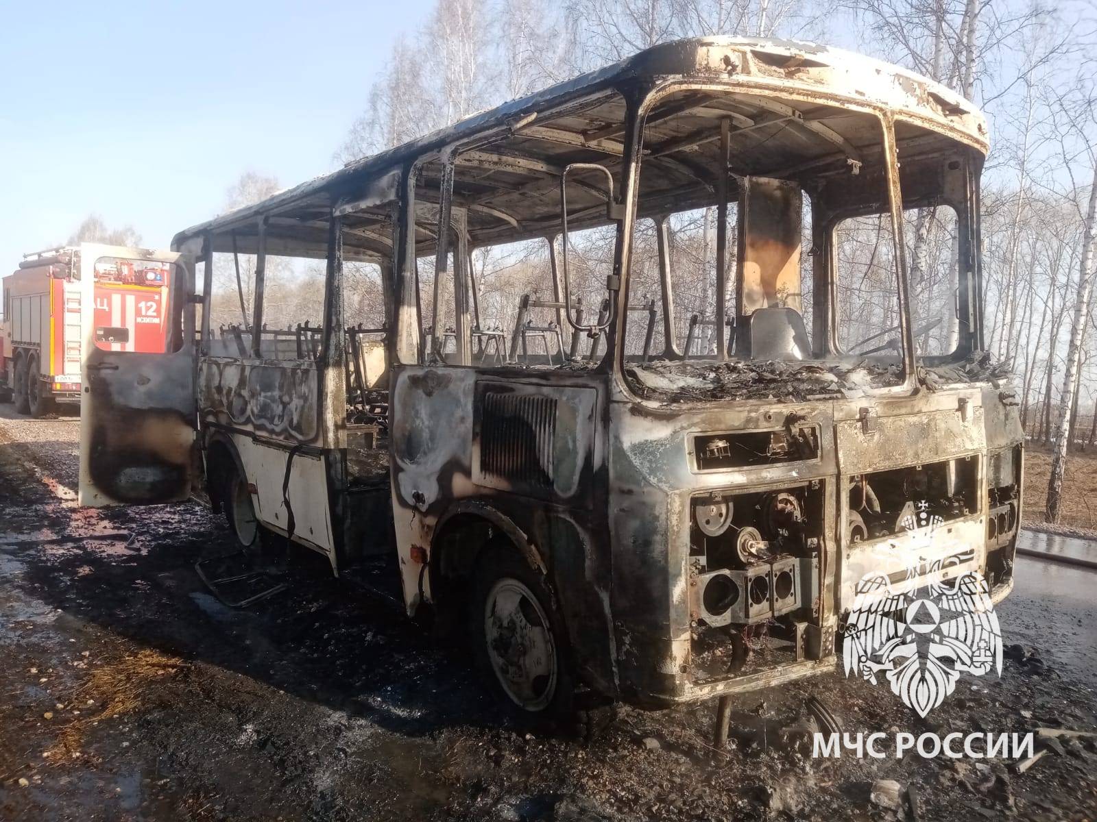 Пассажирский автобус №228  сгорел в Искитимском районе – воспламенилась проводка