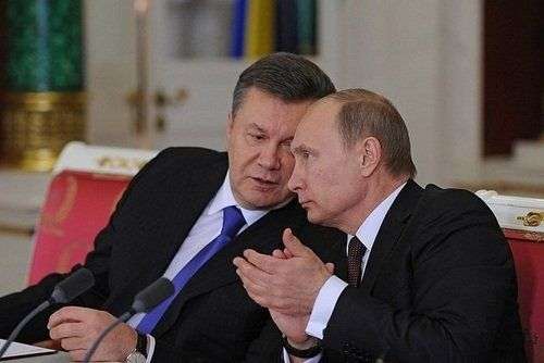 Президент РФ Владимир Путин с президентом Украины Виктором Януковичем. Фото сделано пресс-службой президента России 17 декабря 2013 года 
