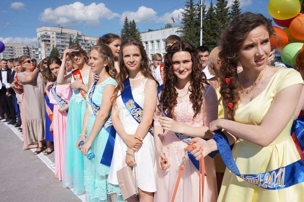 545 выпускников простятся со школами Бердска 26 июня