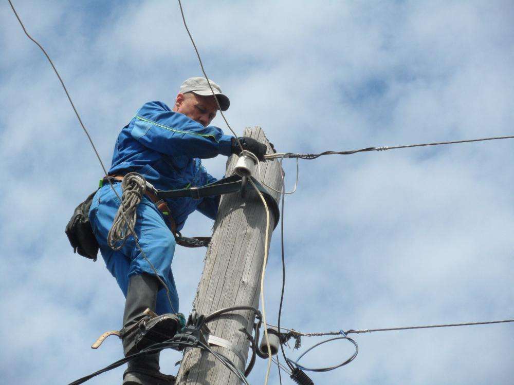 Из-за повреждения кабеля час были без света около 300 частных домов Бердска