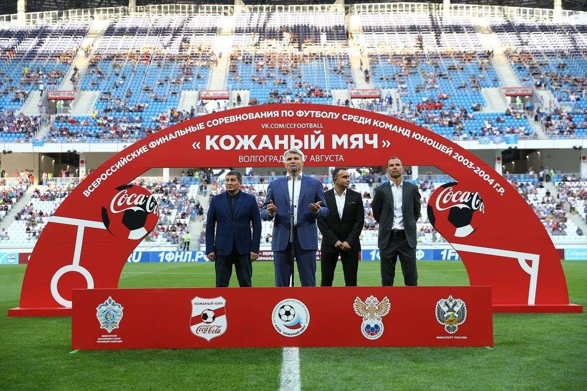 Футболисты «Кристалла» из Бердска представили регион в «Кожаном мяче» в Волгограде