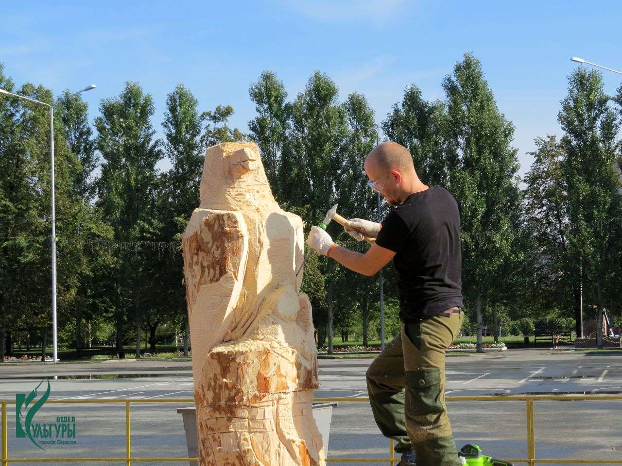 Денежные премии получат авторы лучших деревянных скульптур в Бердске 
