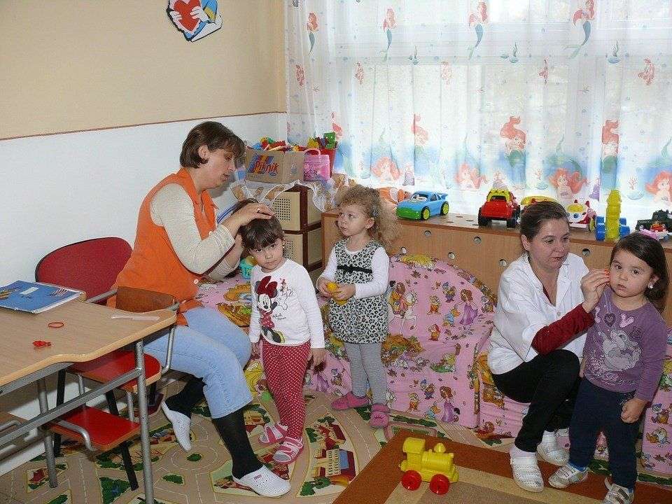 Через суд прокурор обязал мэрию Бердска круглогодично выдавать путевки в детсады