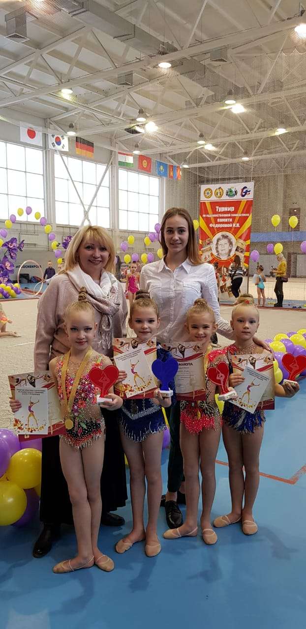 Весь пьедестал почета заняли гимнастки из Бердска на соревнованиях Ирины Федоровой