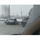 Автомобиль смяло как лист бумаги Автомобиль смяло как лист бумаги