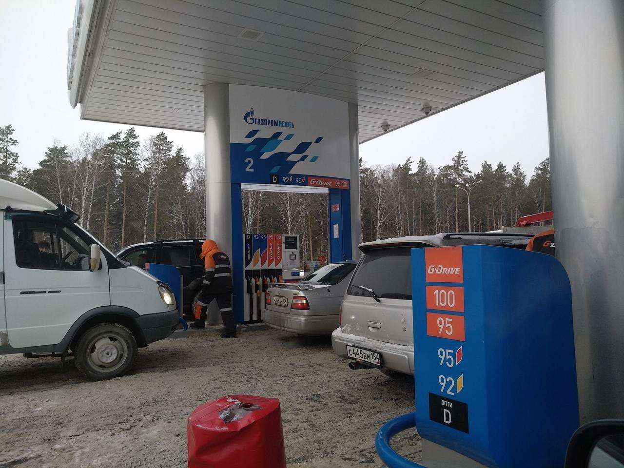В апреле в Новосибирске снизились цены на бензин