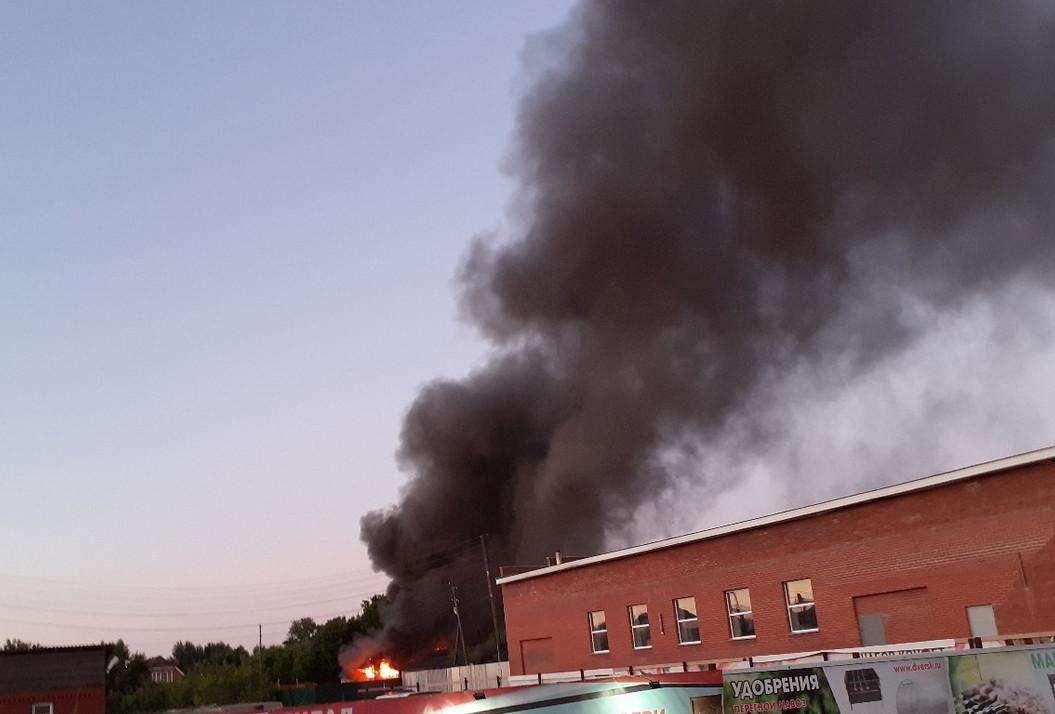 Поджог: овощехранилище с утеплителем сгорело в Бердске 