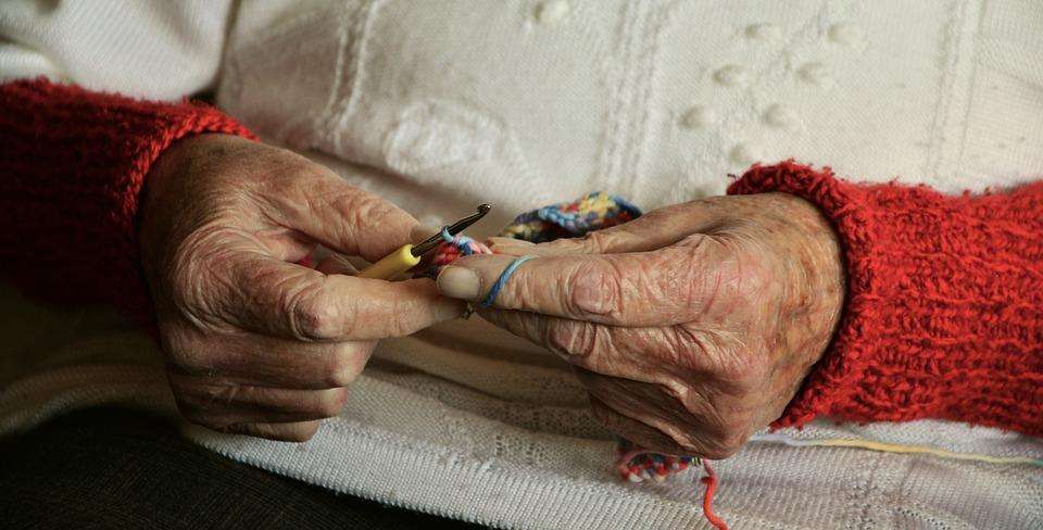 Привычка гулять спасла 81-летнюю бердчанку от последствий инсульта