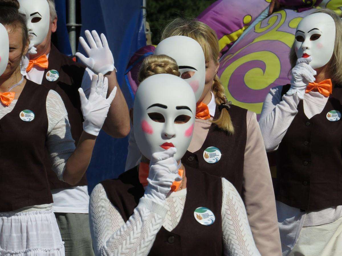 В масках и в золоте: областная культурная Олимпиада открылась в Бердске 