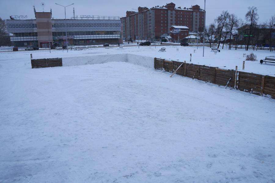 Ёлка-2020: Строительство снежного городка в Бердске началось