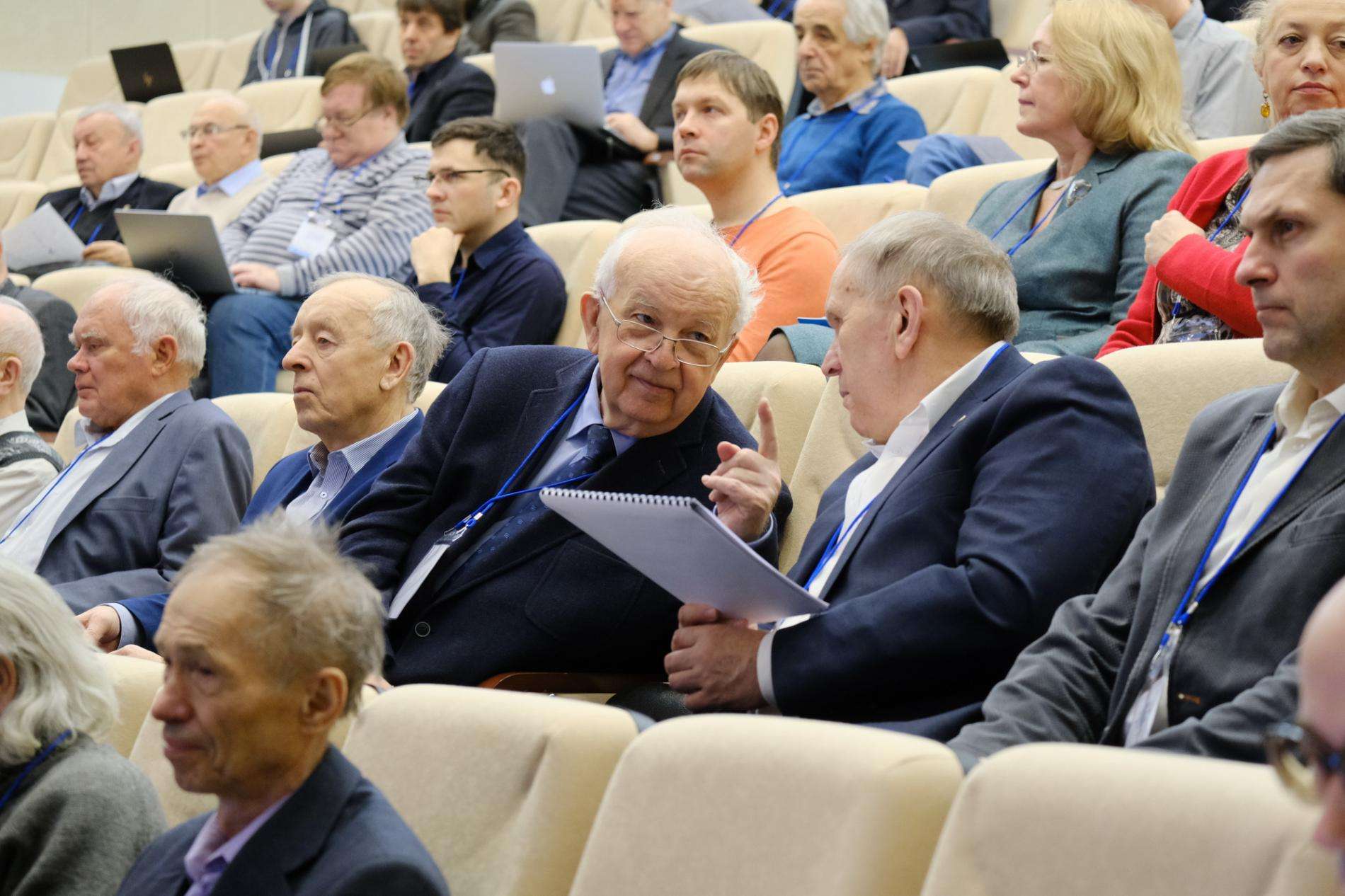 Ученые со всей страны обсудили создание синхротрона в Новосибирской области