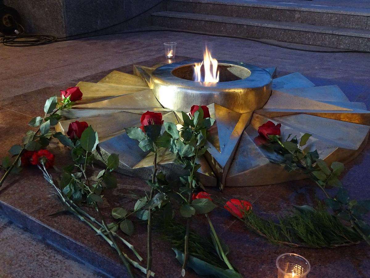 Минутой молчания в условиях самоизоляции почтили в Бердске память Героев 9 Мая 2020 года