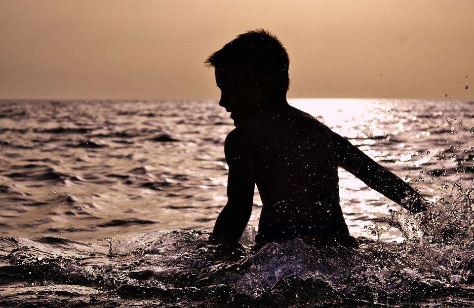 9-летний мальчик утонул в озере в Тогучине