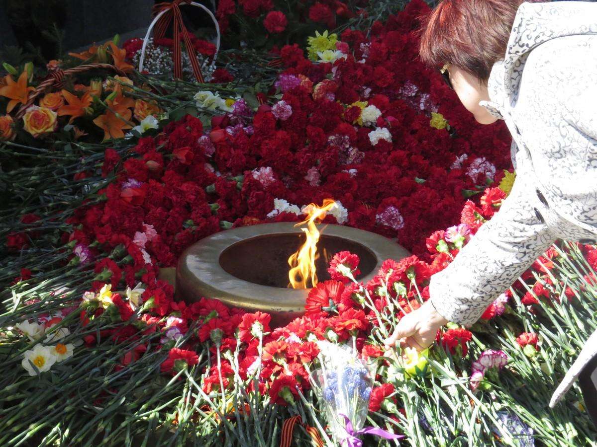 Возложить цветы к Вечному огню 9 мая разрешат жителям Бердска. Но нужно держать дистанцию!