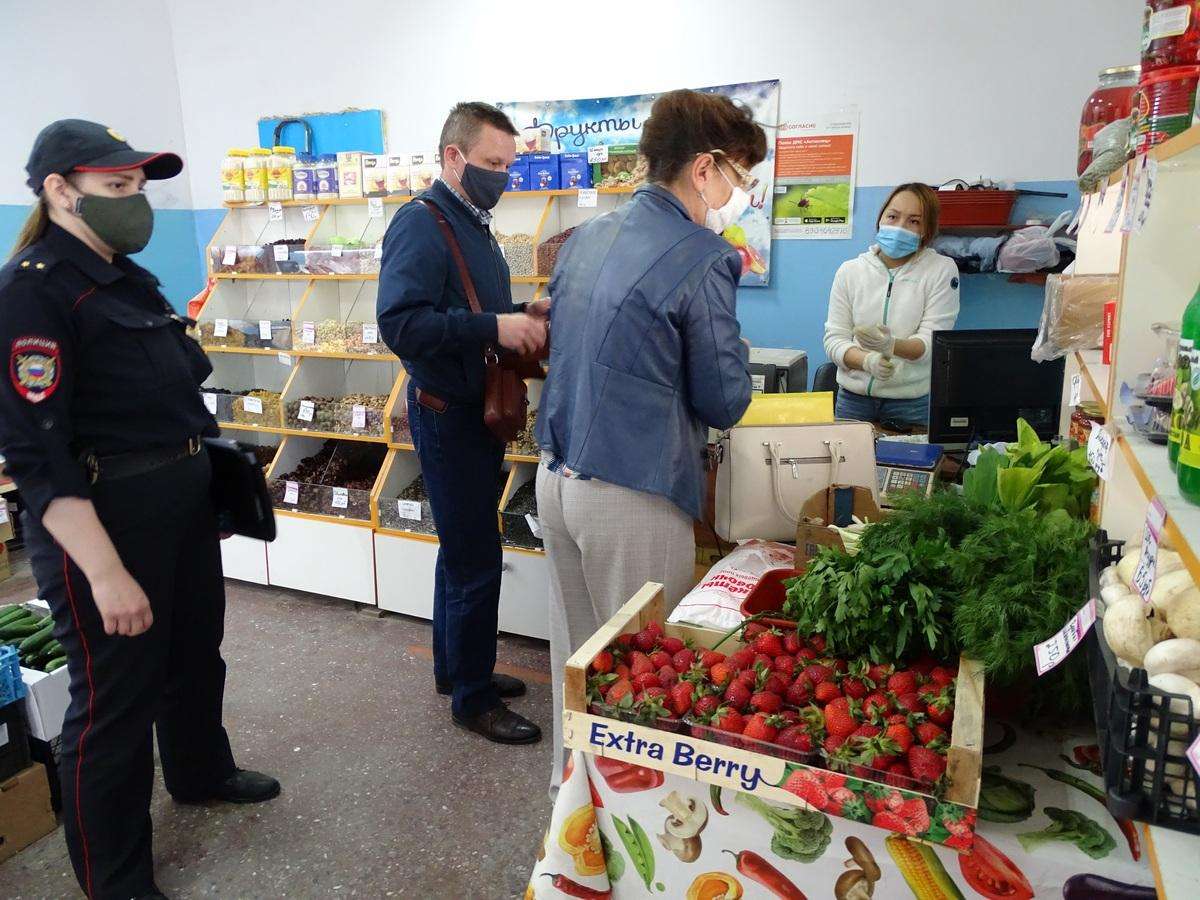 «Коронавирусный» рейд не выдержали торговцы фруктами и пивнушка в Бердске