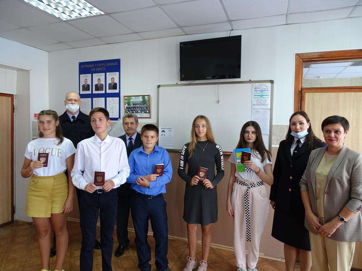 Паспорт гражданина РФ школьники в Бердске получили в торжественной обстановке