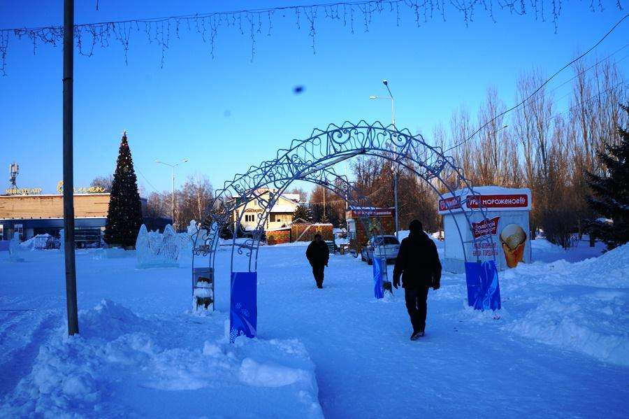 Сократят количество снежных фигур в новогоднем городке и откажутся от катка у «Ориона» в Бердске