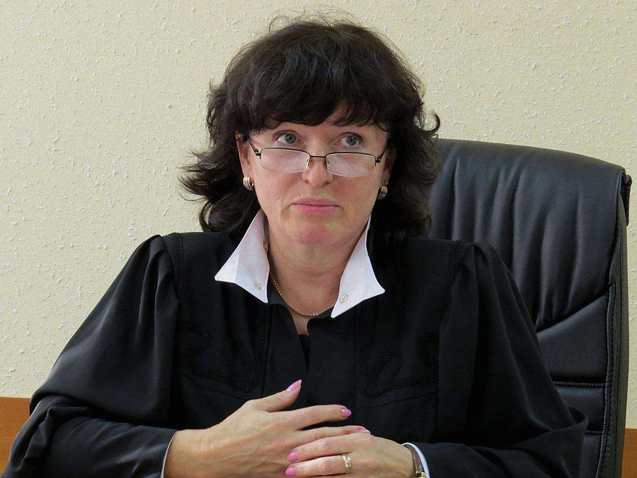 Прекратила работу в горсуде Бердска судья-отставник Ирина Кадашева