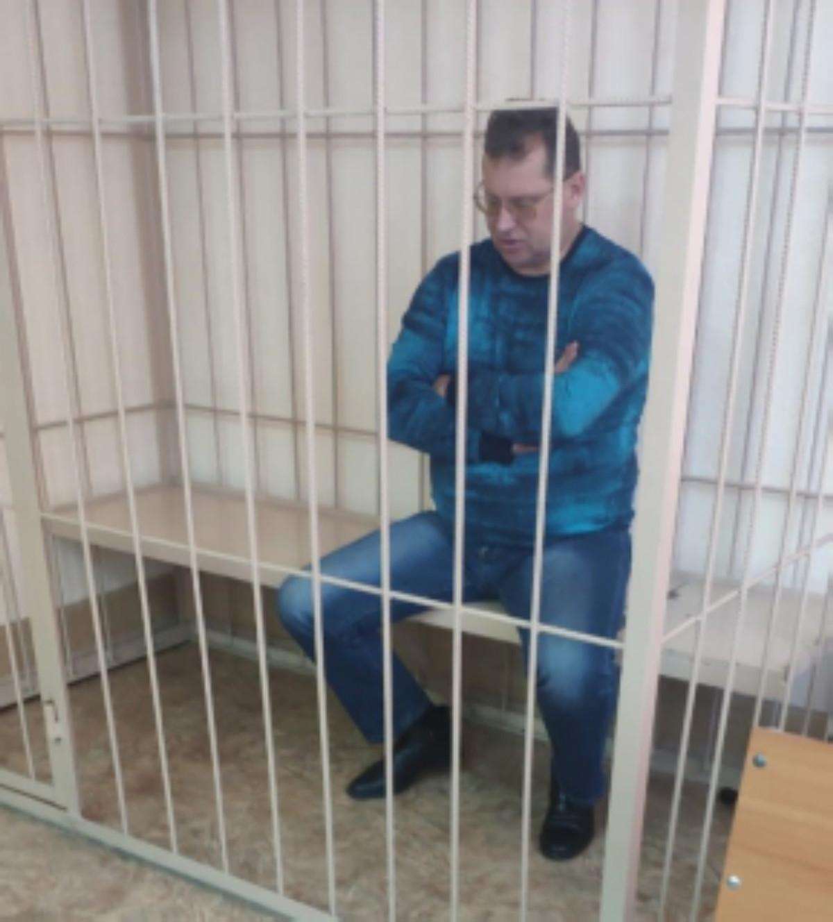 Суд отправил под домашний арест главу Искитимского района Олега Лагоду