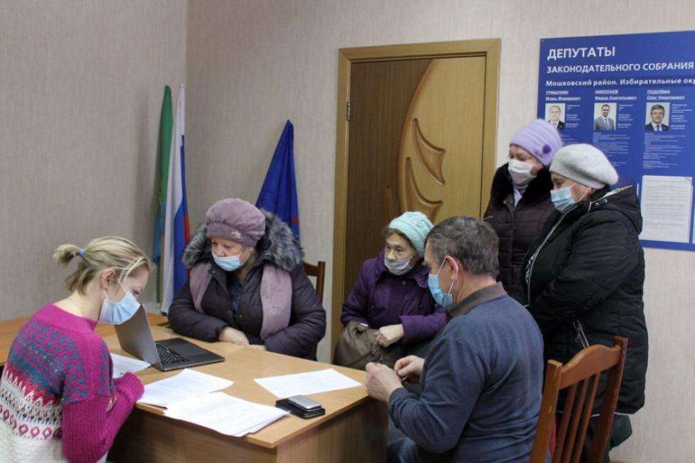 Личные приемы жителей Болотного и Мошково в формате видеосвязи провел депутат