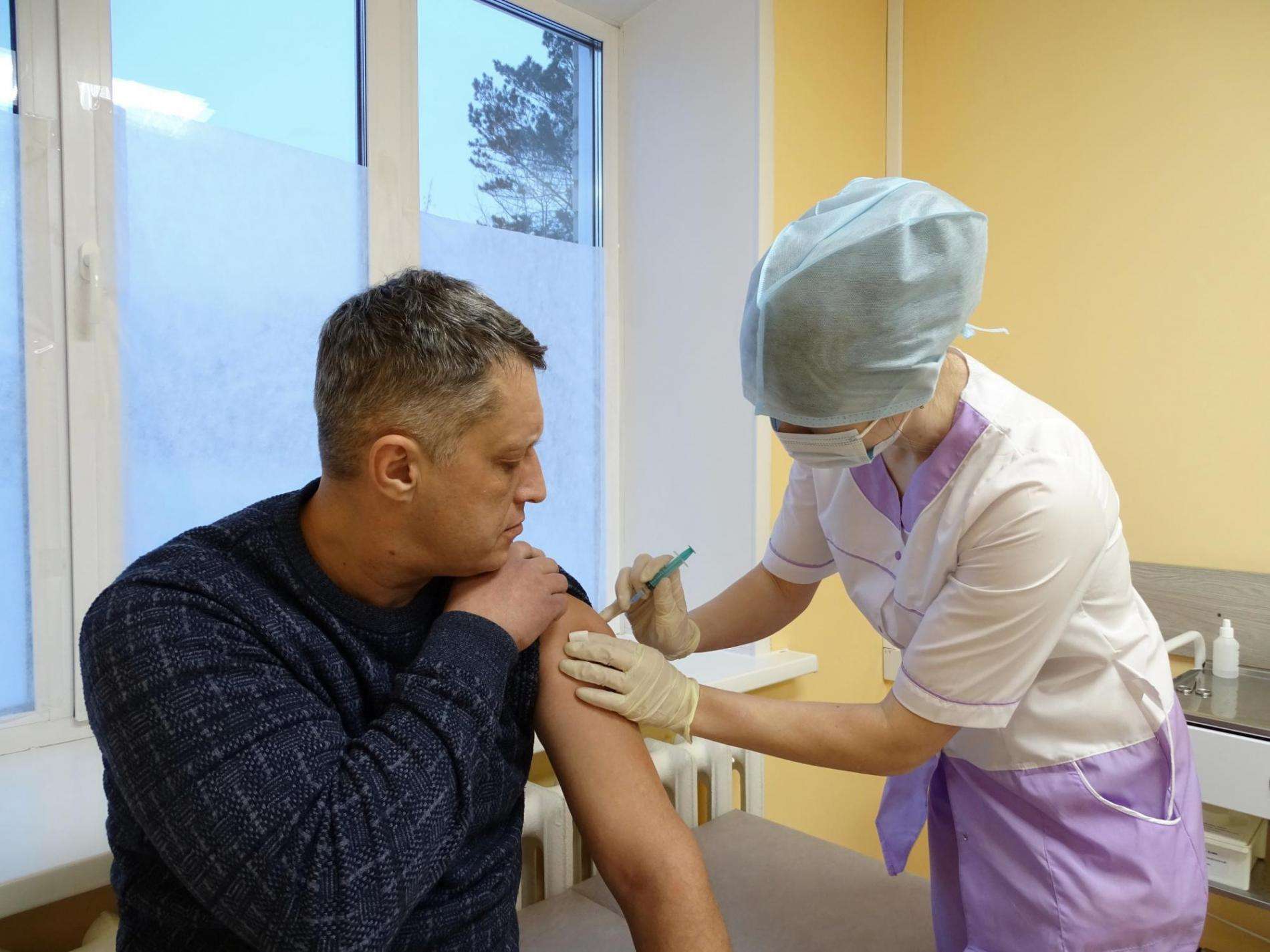 200 жителей Бердска привились от COVID-19 в первую неделю массовой вакцинации