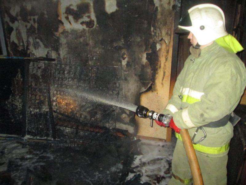 Соседи слышали хлопок: ожоги лица и рук получил на пожаре житель Бердска