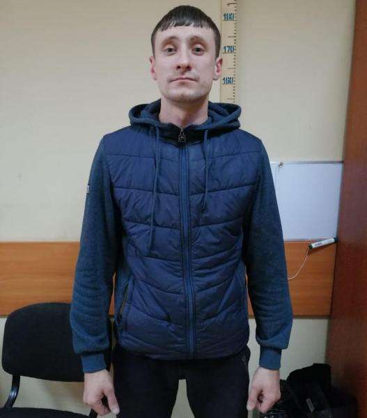 Предполагаемого горе-грабителя поймали в Бердске. Он угрожал продавцу ножом