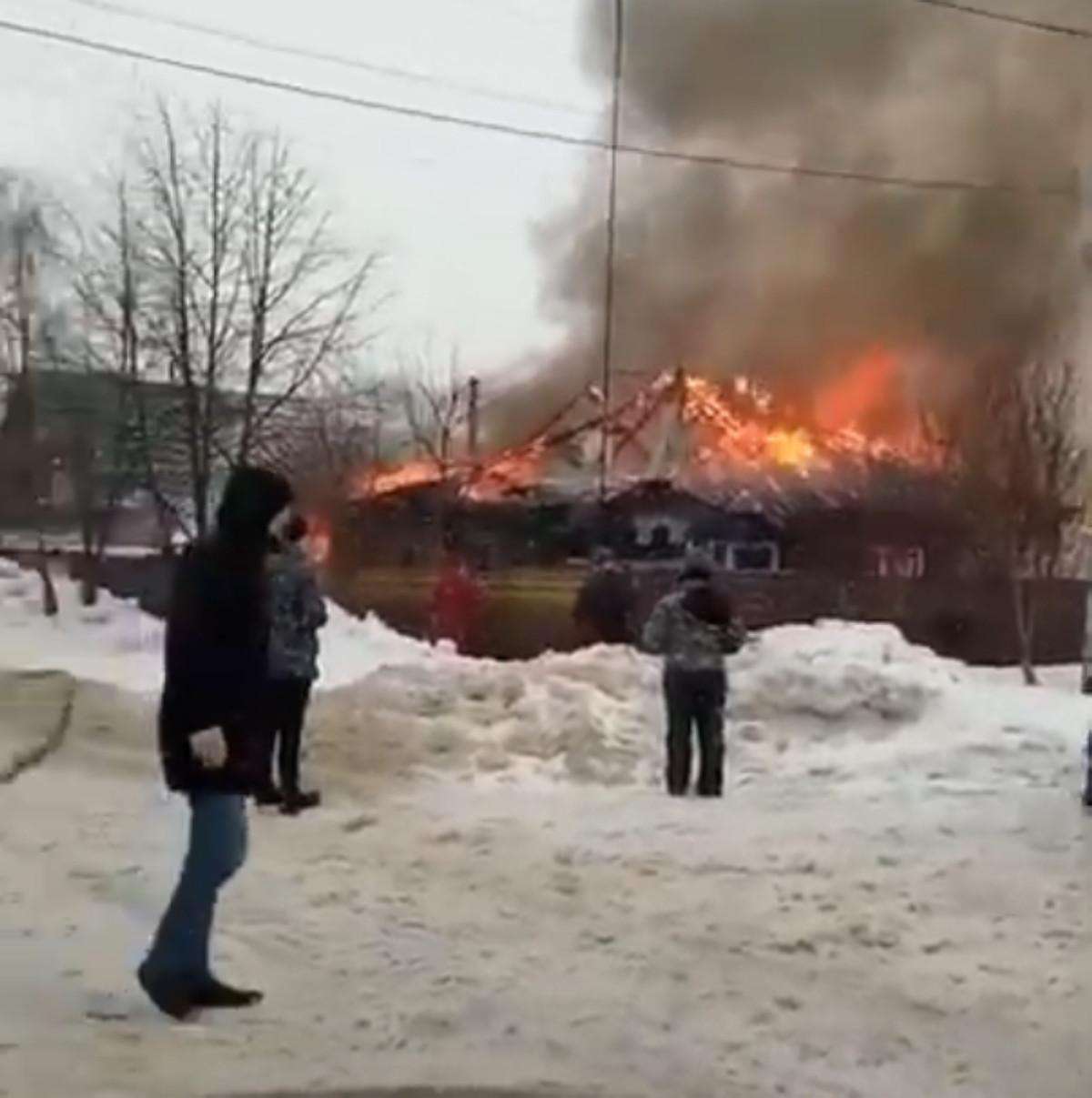 Сгорел частный дом на ул. Герцена в Бердске