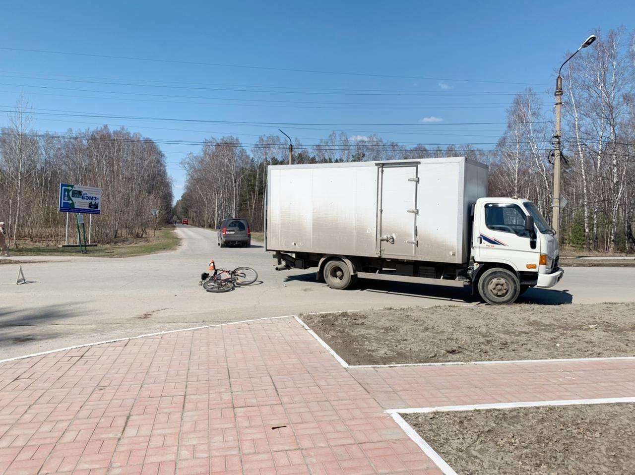 Пострадал велосипедист под колесами грузовика в Бердске