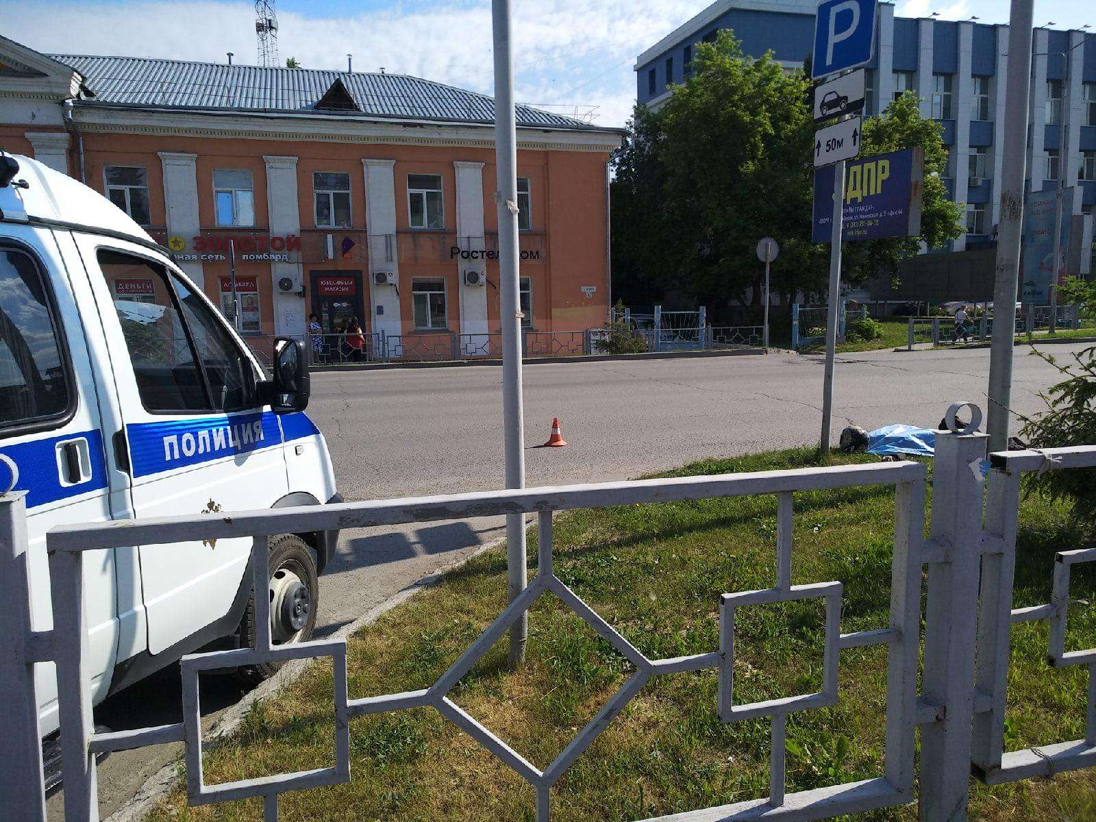 Видеорегистратор запечатлел гибель мотоциклиста в Бердске