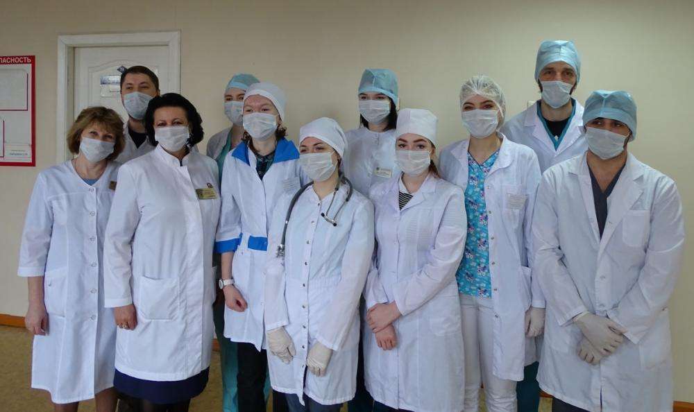 Службу скорой помощи, стационары и поликлиники Новосибирска усиливают студентами-медиками