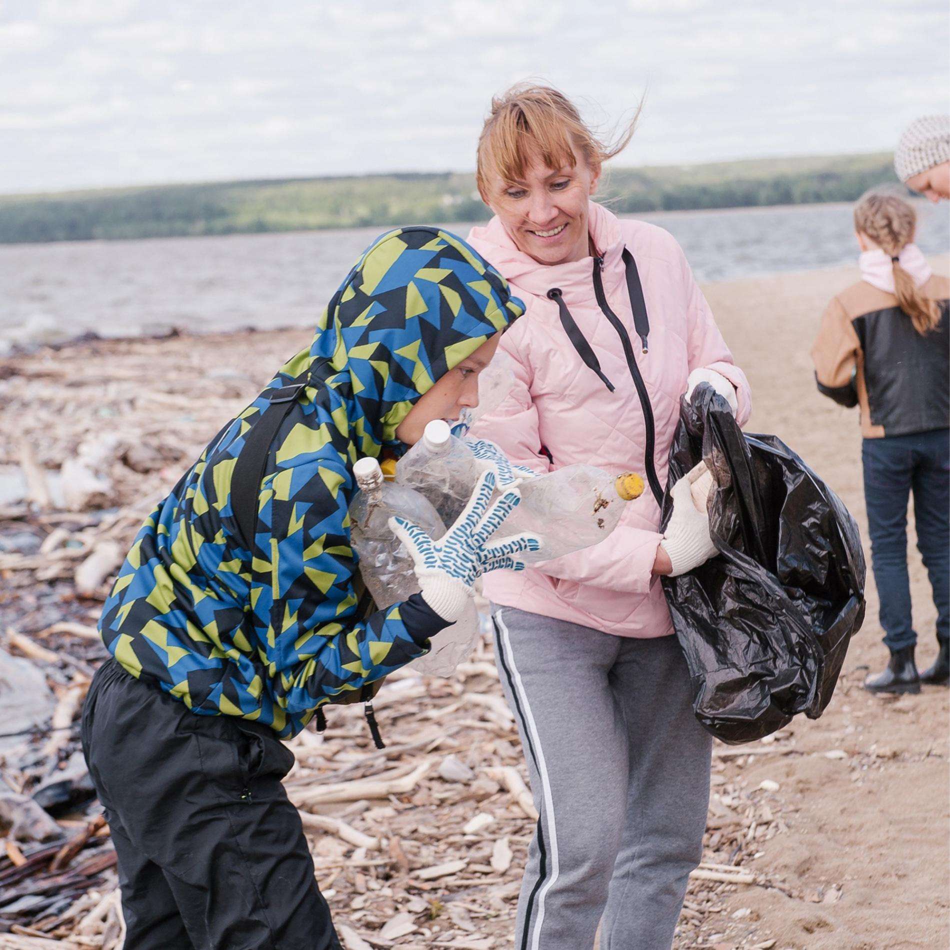 В Бердске прошли акции по уборке пляжей