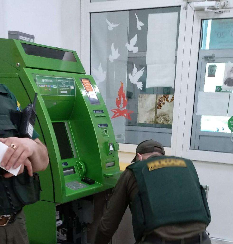 Хакерский взлом банкомата "Сбербанка" устроил неизвестный в Бердске
