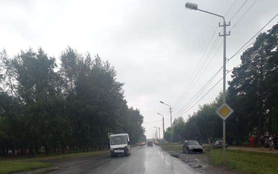 Пенсионер на «Ладе» врезался в маршрутку №15 в Бердске – пассажиры попадали со своих мест