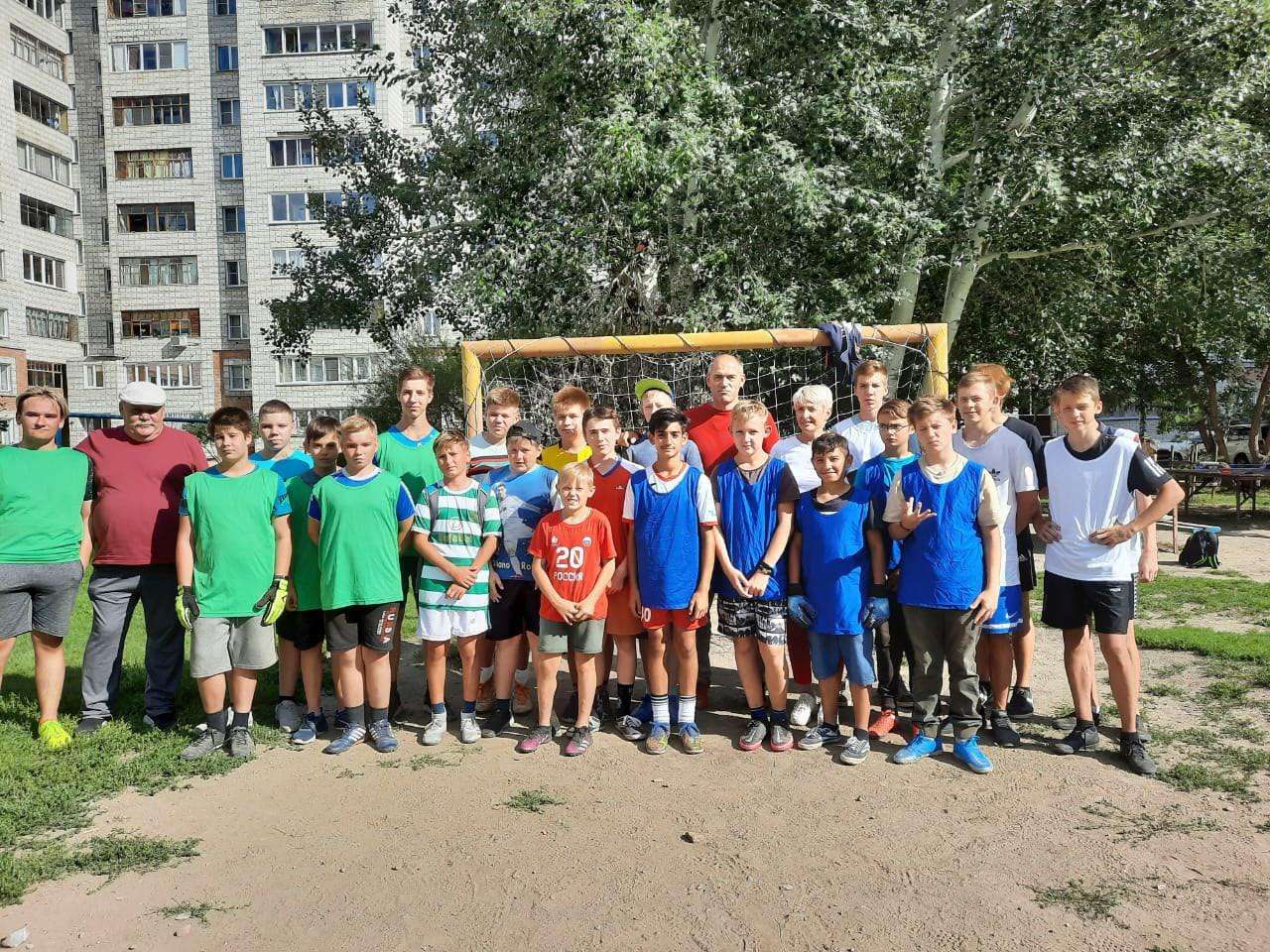 Дворовый турнир по футболу среди ребят с ограниченными возможностями здоровья состоялся в Бердске