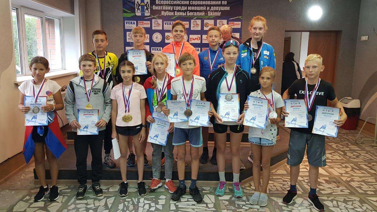 Первые и призовые места заняли бердские биатлонисты в Новосибирске 