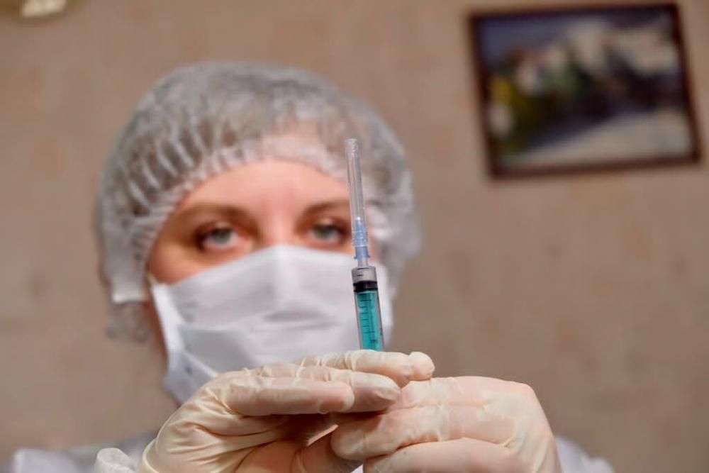 За работу в «красной зоне» и вакцинацию от ковида медики Бердска получат доплаты
