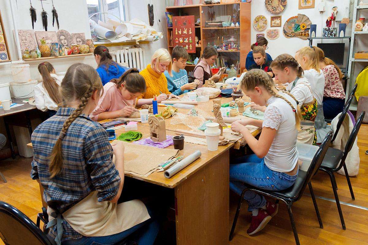 Юные художники из Бердска заняли призовые места на областном конкурсе «Осенняя мозаика» 