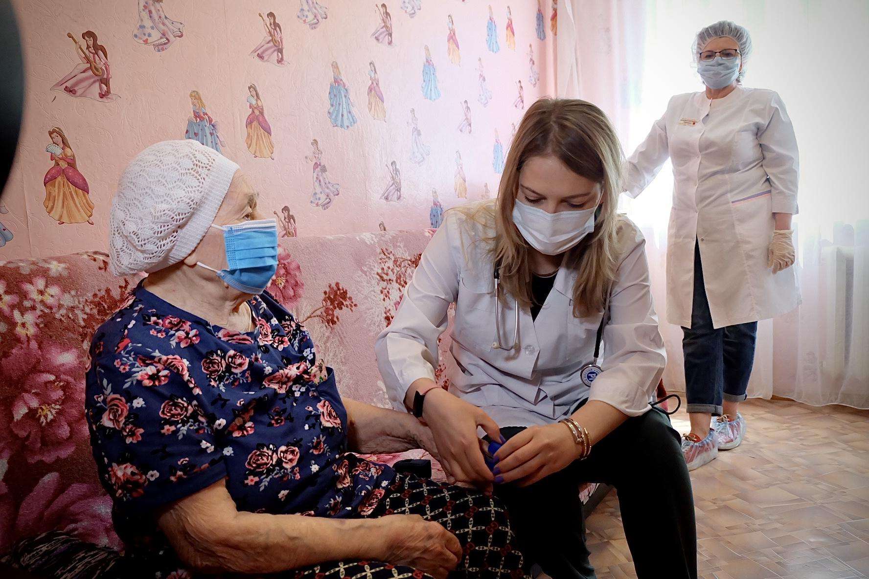 Акция по вакцинации «Будьте здоровы» стартовала в регионе в рамках Декады пожилого человека