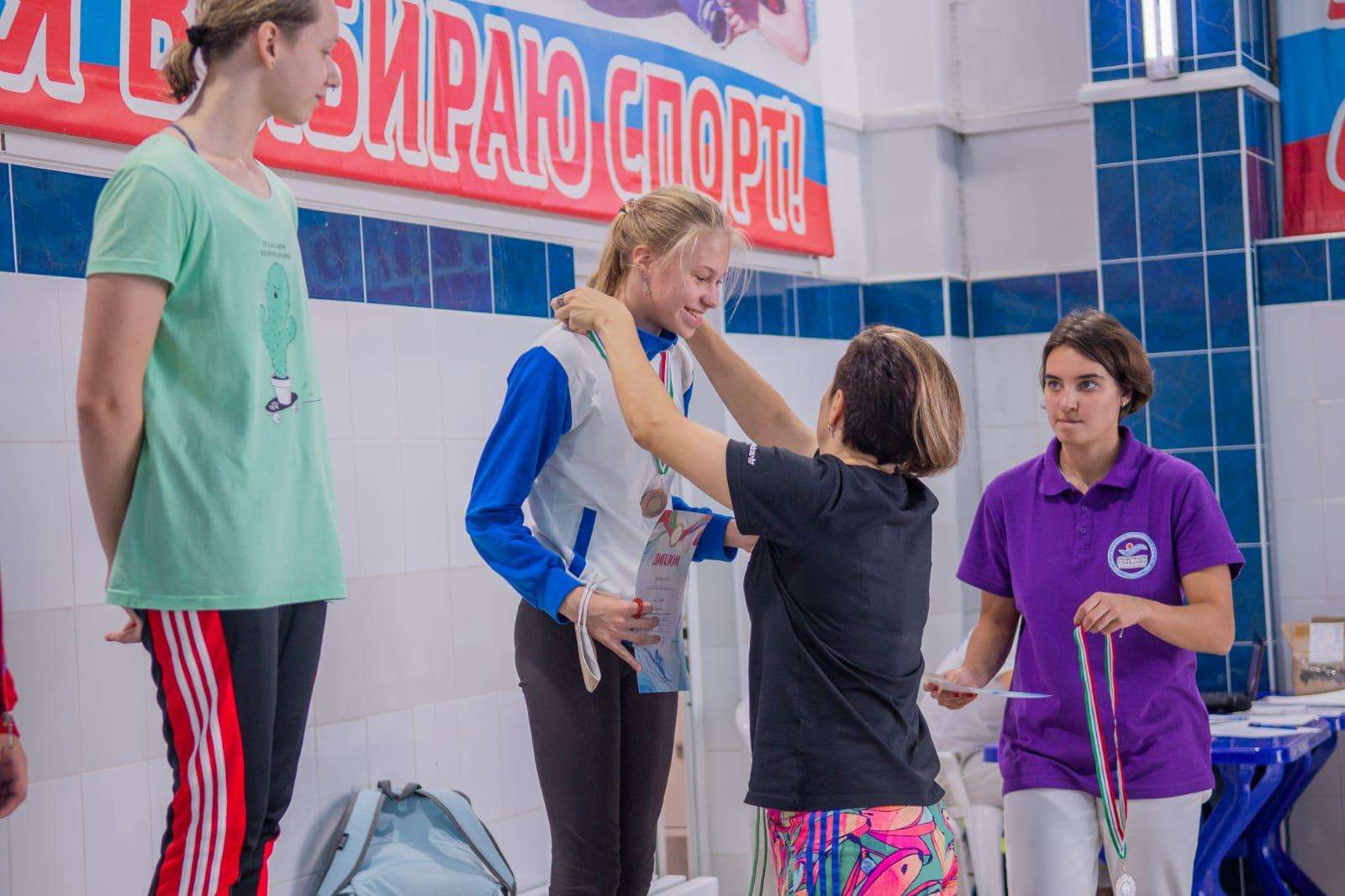 Виктория  Зорина из Бердска – бронзовый призер первенства региона по плаванию