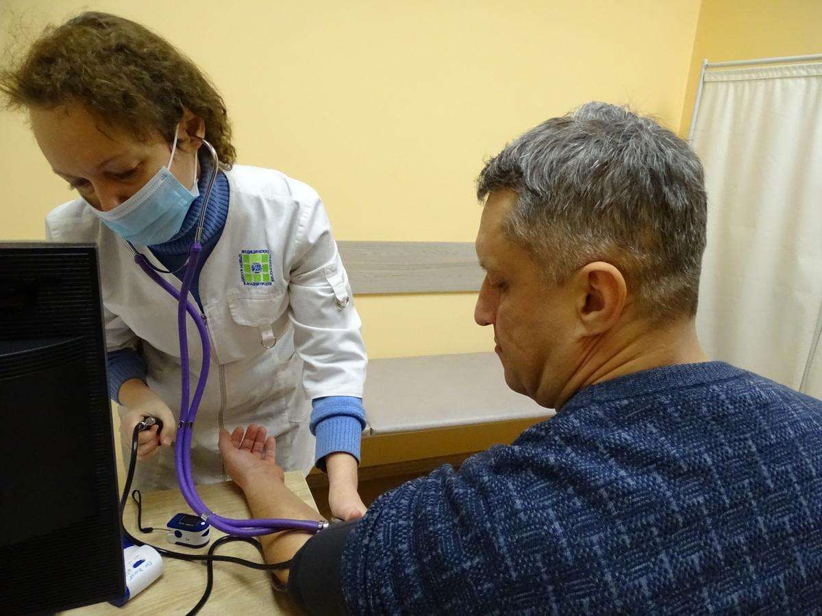 И вакцинацию, и ревакцинацию в Бердске проводят вакциной «Спутник V». Другой нет
